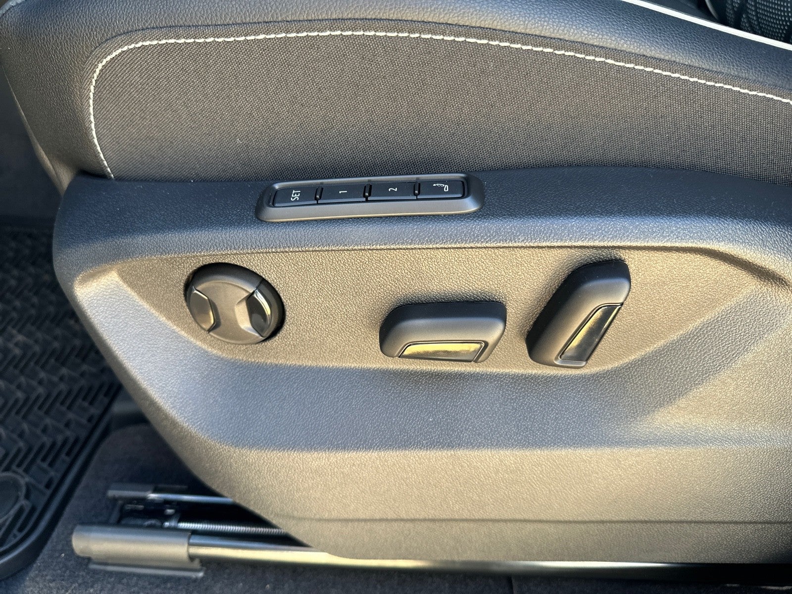 2026 Volkswagen Atlas 2.0T SEL Premium R-Line 4MOTION