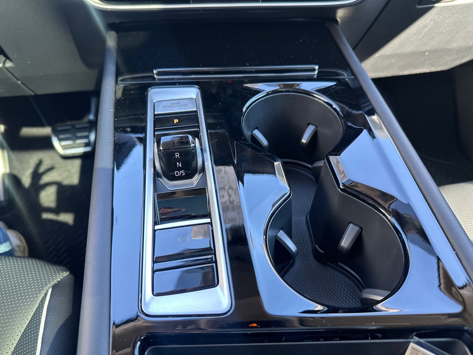 2026 Volkswagen Atlas 2.0T SEL Premium R-Line 4MOTION