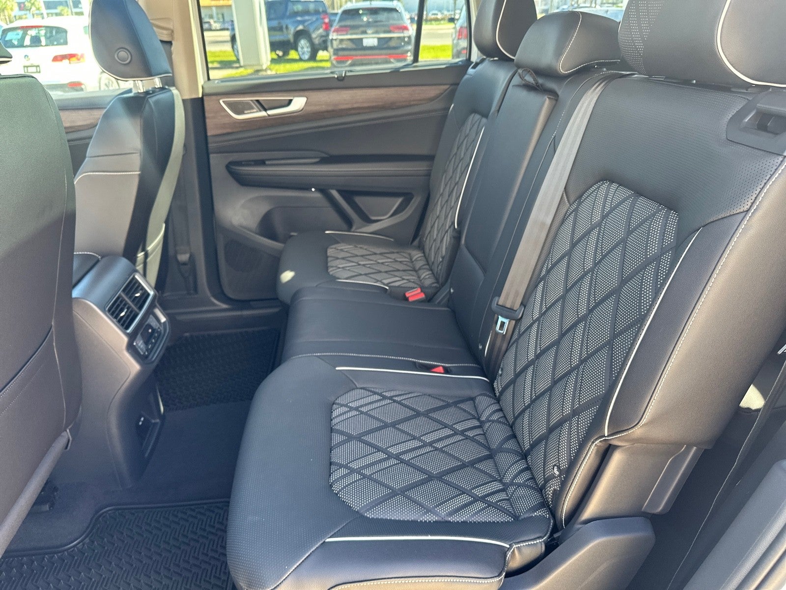 2026 Volkswagen Atlas 2.0T SEL Premium R-Line 4MOTION