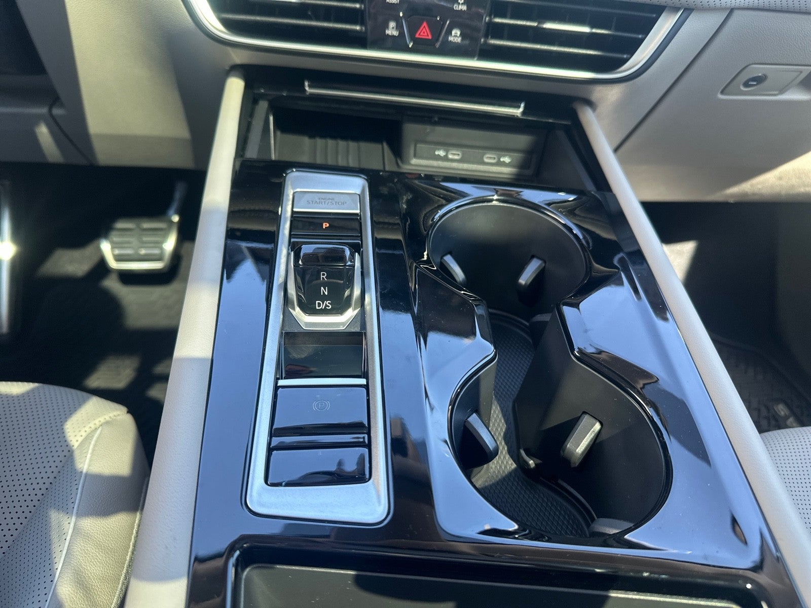 2026 Volkswagen Atlas 2.0T SEL Premium R-Line 4MOTION