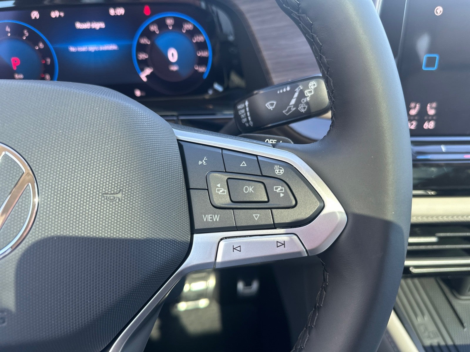 2026 Volkswagen Atlas 2.0T SEL Premium R-Line 4MOTION