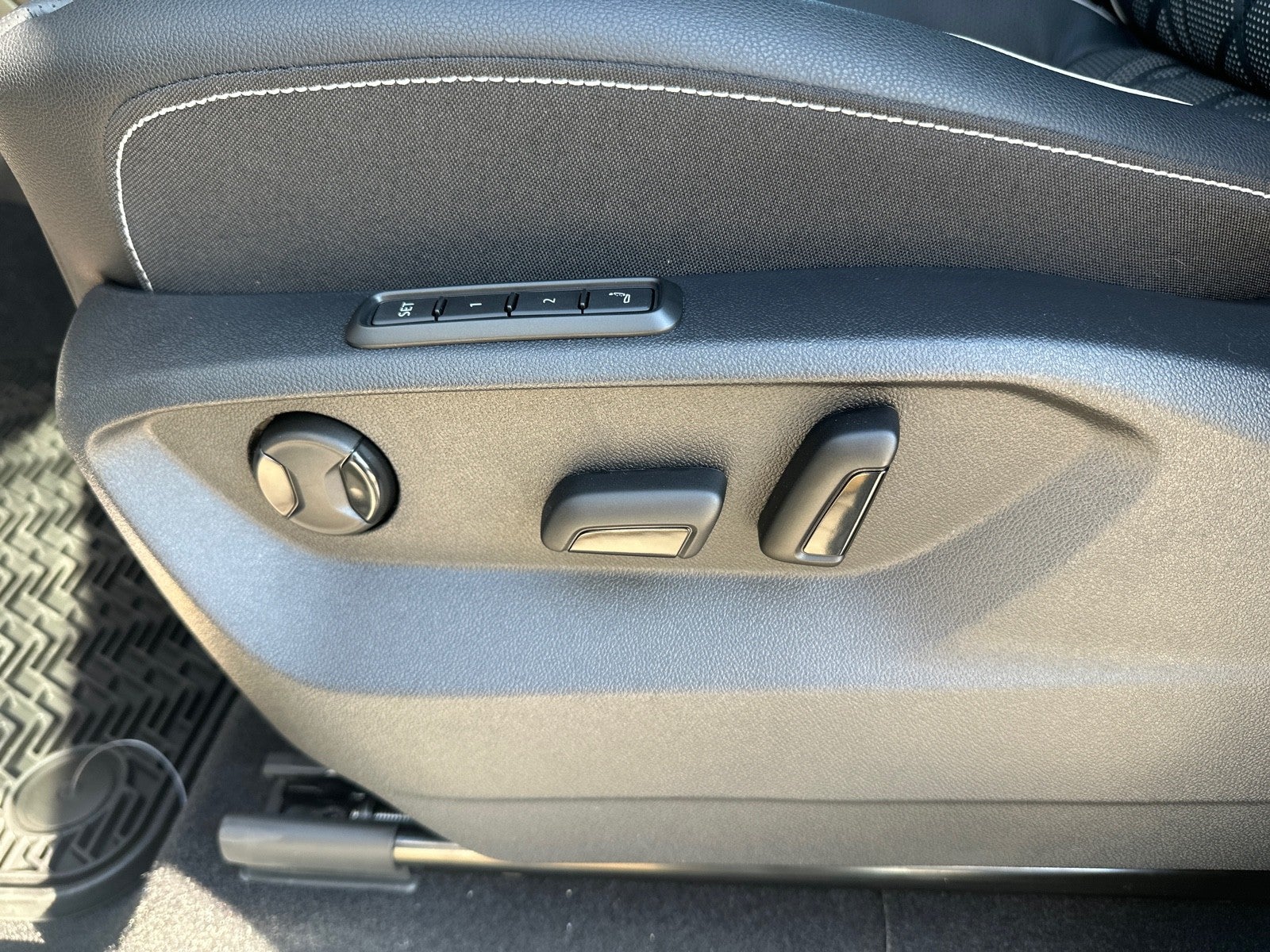 2026 Volkswagen Atlas 2.0T SEL Premium R-Line 4MOTION