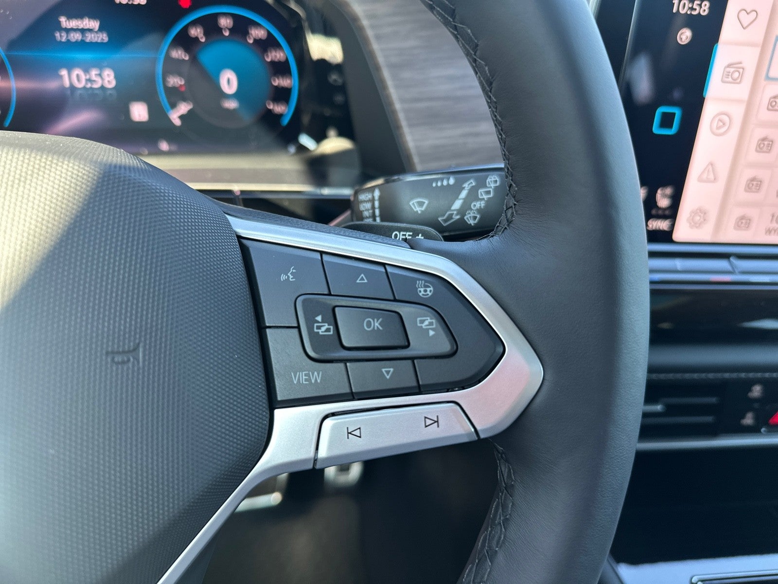 2026 Volkswagen Atlas 2.0T SEL Premium R-Line 4MOTION