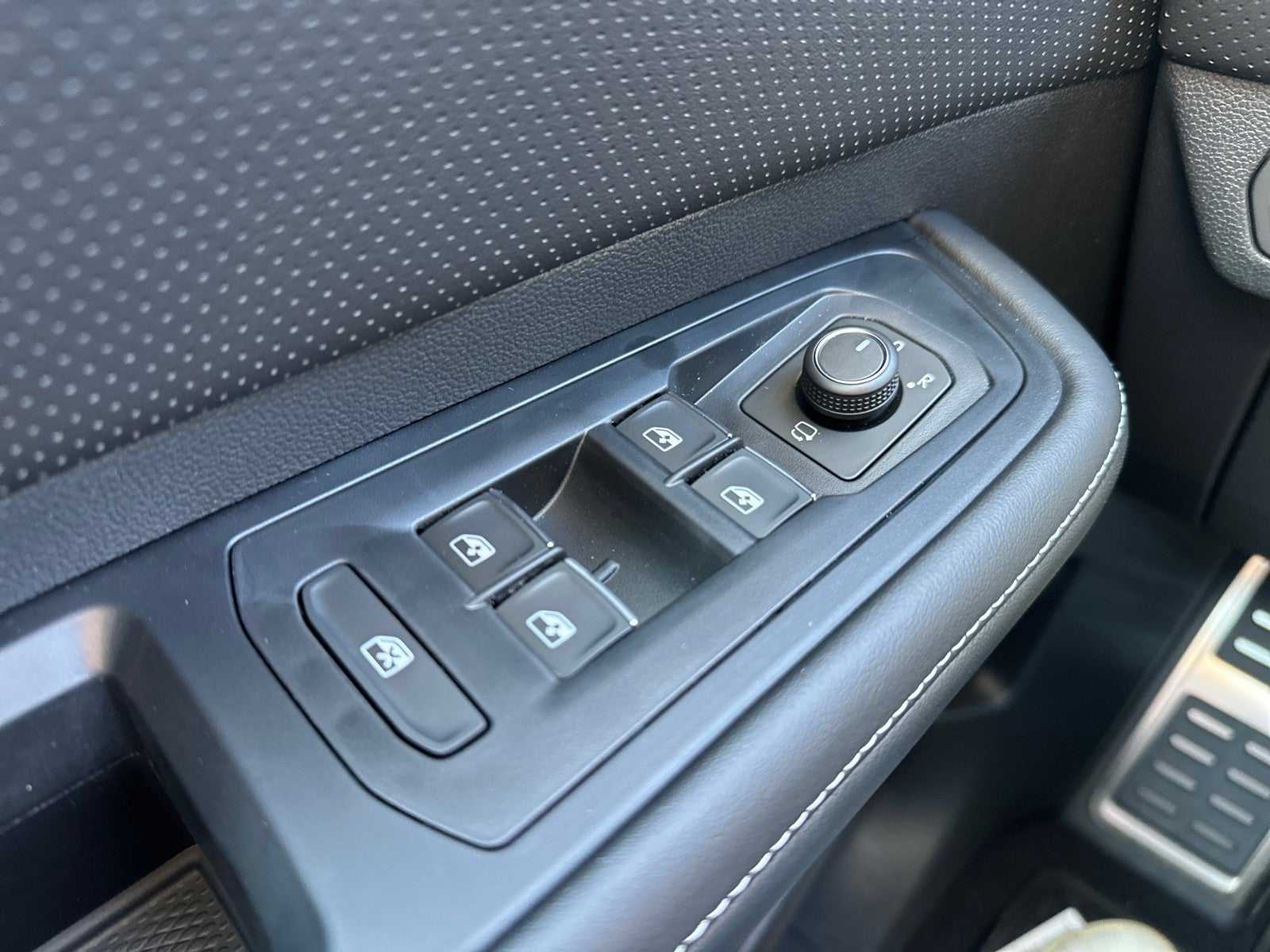 2026 Volkswagen Atlas 2.0T SEL Premium R-Line 4MOTION