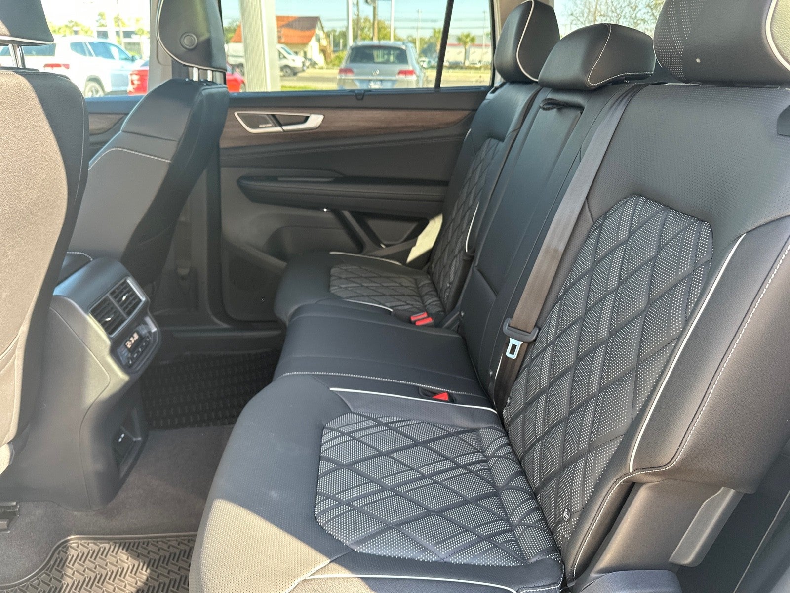 2026 Volkswagen Atlas 2.0T SEL Premium R-Line 4MOTION