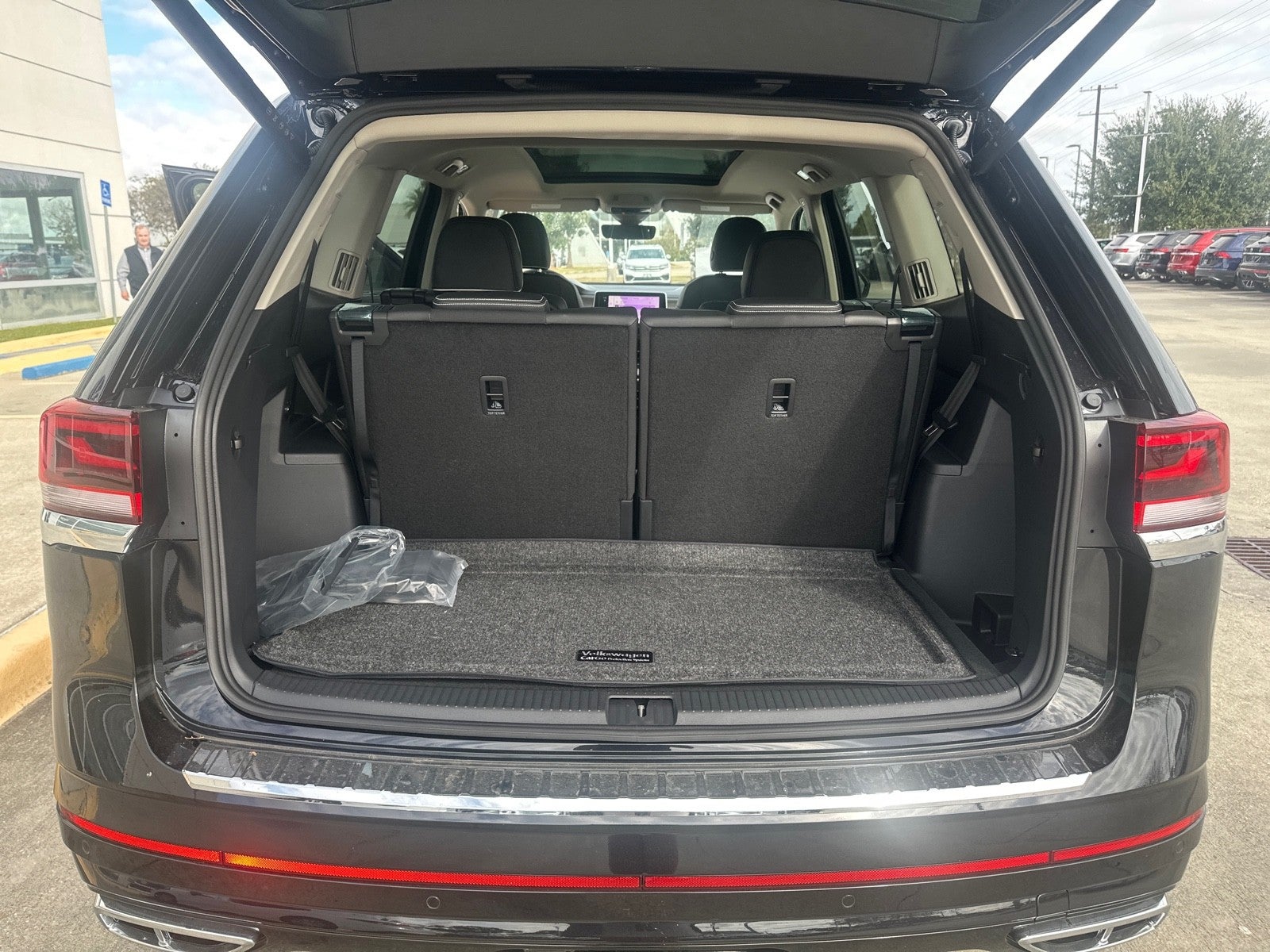 2026 Volkswagen Atlas 2.0T SEL Premium R-Line 4MOTION