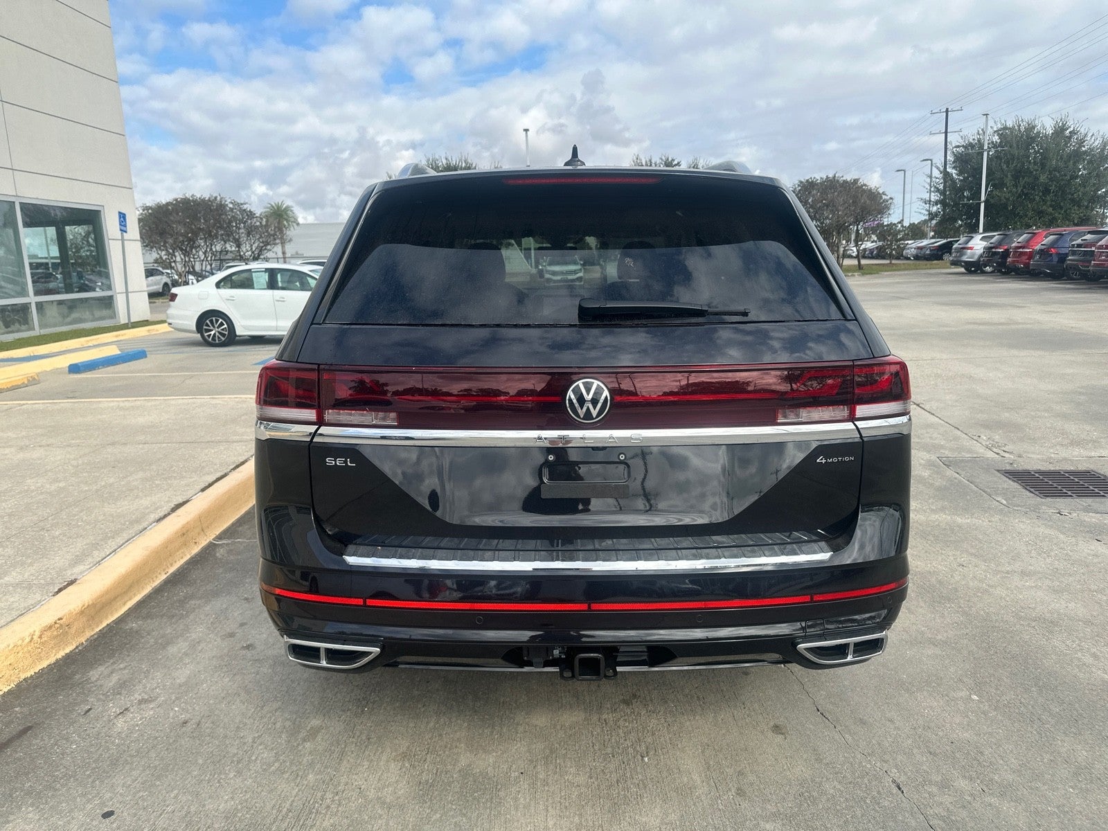 2026 Volkswagen Atlas 2.0T SEL Premium R-Line 4MOTION
