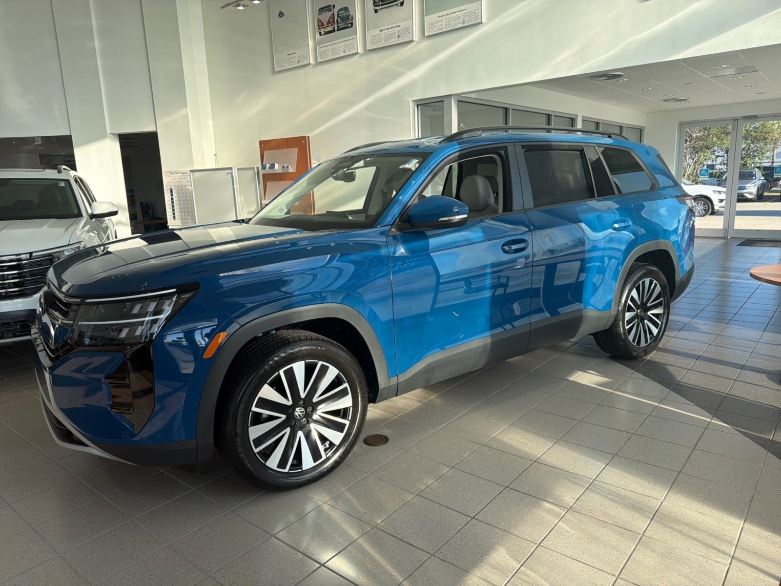 2027 Volkswagen Atlas SE w/Technology FWD