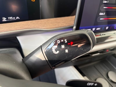 2027 Volkswagen Atlas SE w/Technology FWD