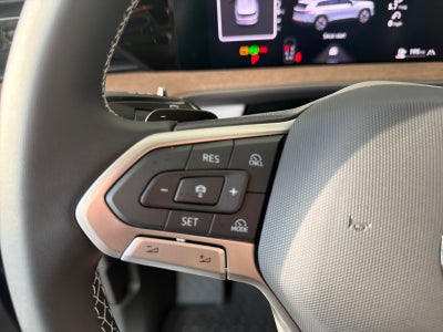 2027 Volkswagen Atlas SE w/Technology FWD