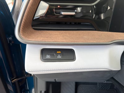 2027 Volkswagen Atlas SE w/Technology FWD