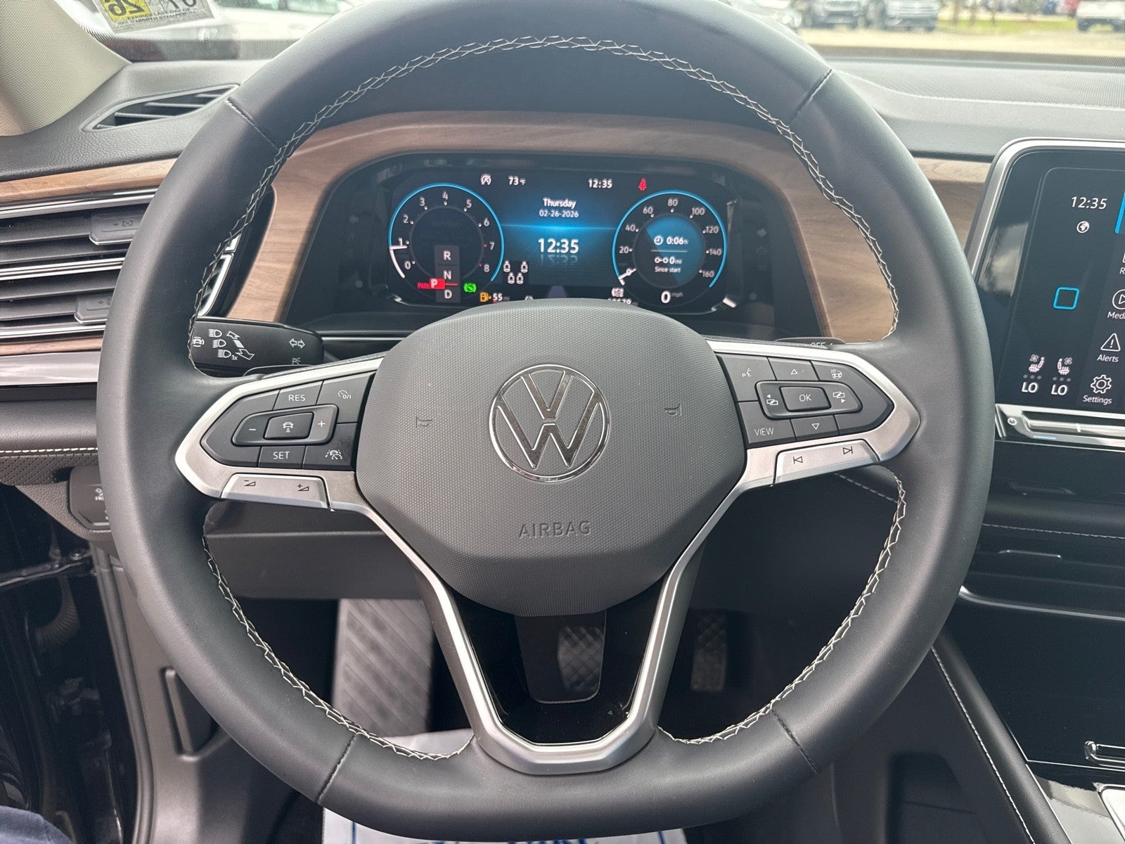 2024 Volkswagen Atlas 2.0T SE w/Technology 4MOTION
