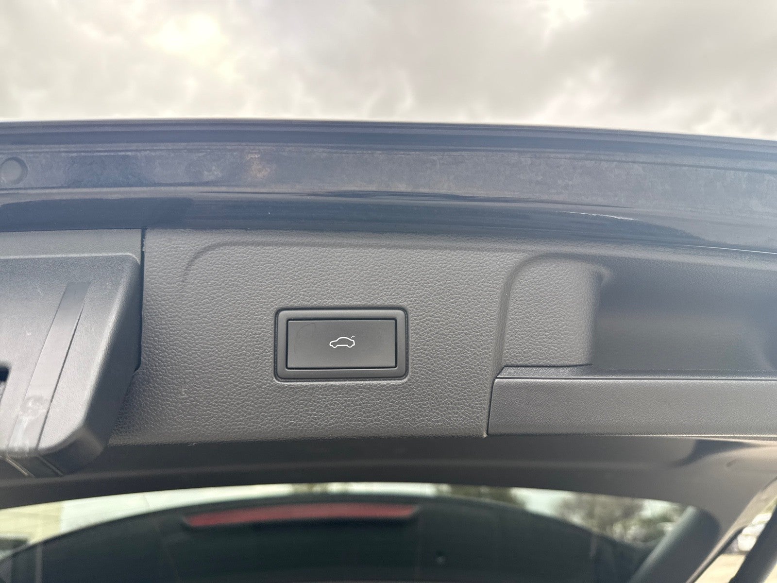 2024 Volkswagen Atlas 2.0T SE w/Technology 4MOTION