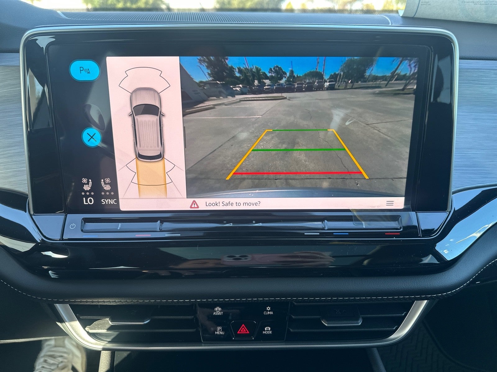 2026 Volkswagen Atlas Cross Sport 2.0T SE w/Technology FWD