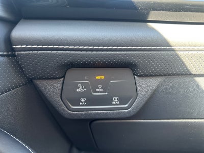 2026 Volkswagen Atlas Cross Sport 2.0T SE w/Technology FWD