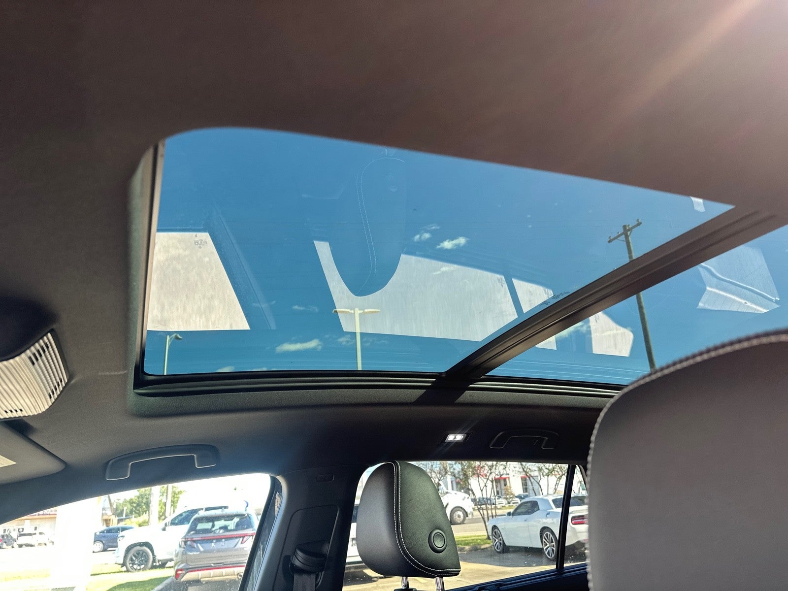 2026 Volkswagen Atlas Cross Sport 2.0T SE w/Technology FWD