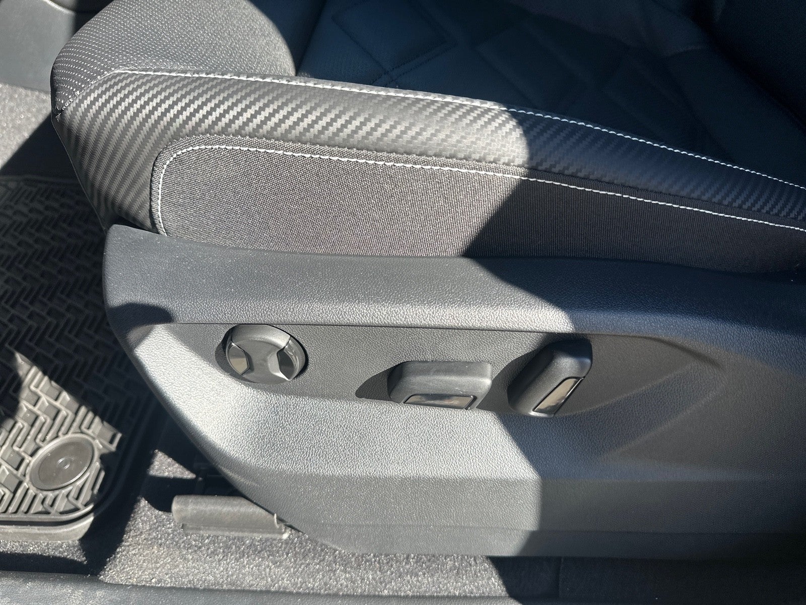 2026 Volkswagen Atlas Cross Sport 2.0T SE w/Technology FWD