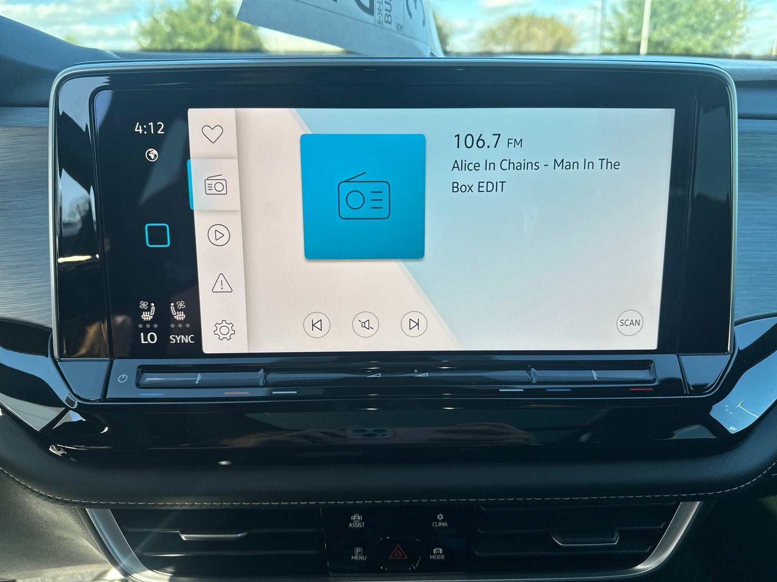 2026 Volkswagen Atlas Cross Sport 2.0T SE w/Technology FWD