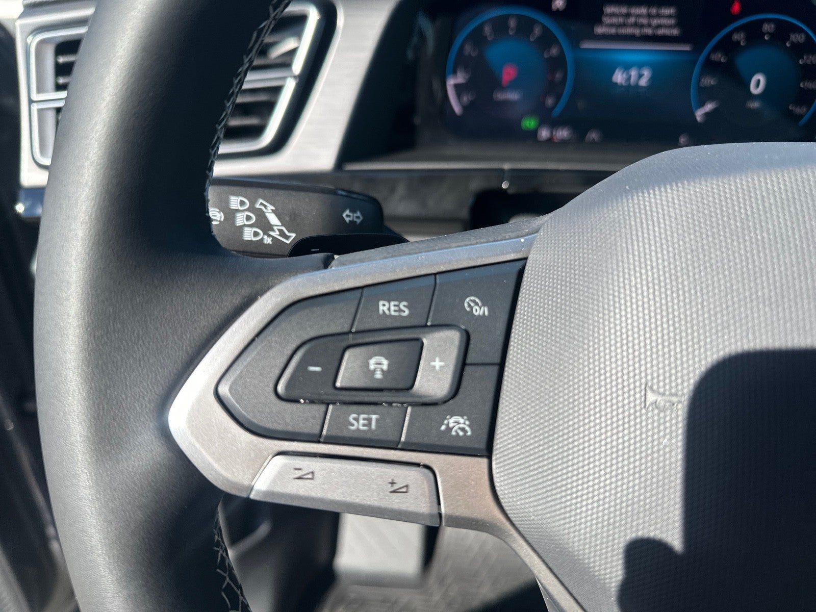 2026 Volkswagen Atlas Cross Sport 2.0T SE w/Technology FWD