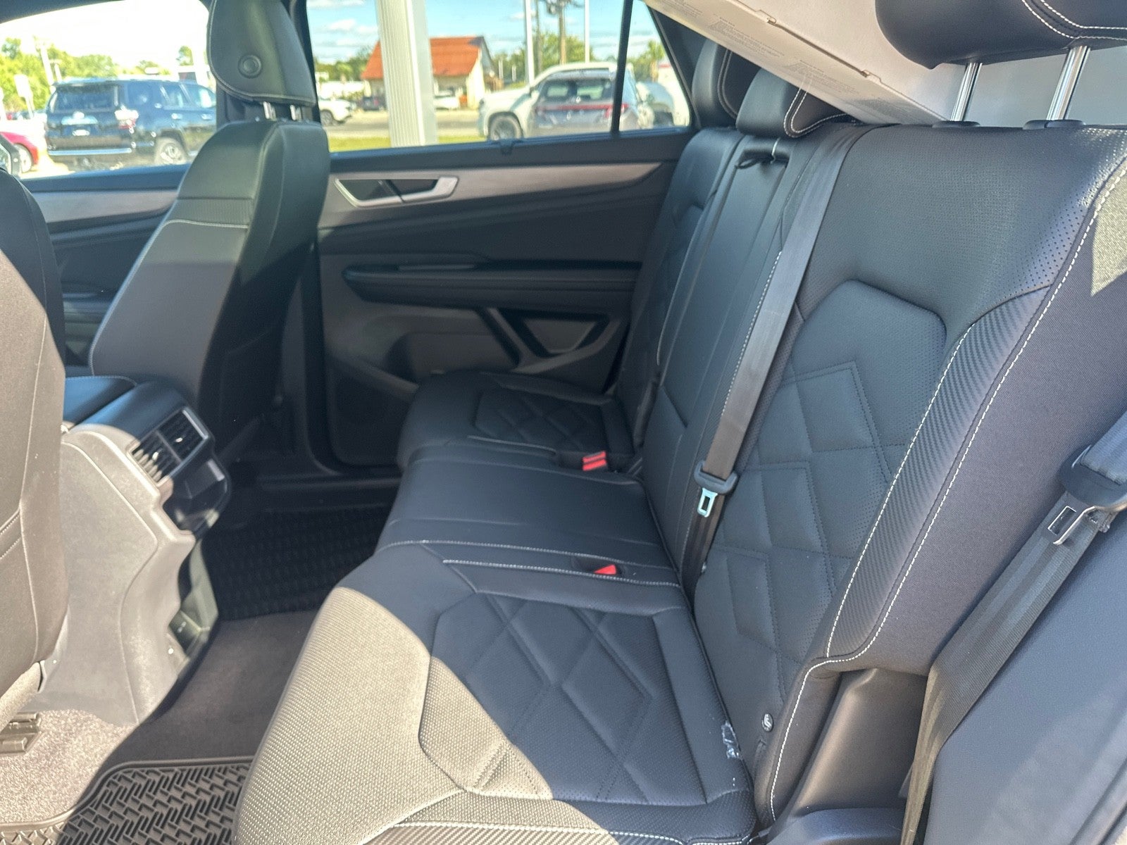 2026 Volkswagen Atlas Cross Sport 2.0T SE w/Technology FWD