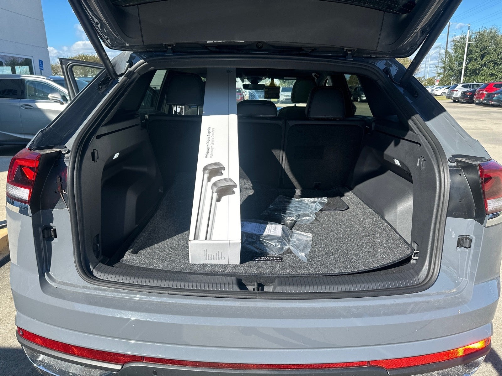 2026 Volkswagen Atlas Cross Sport 2.0T SE w/Technology FWD