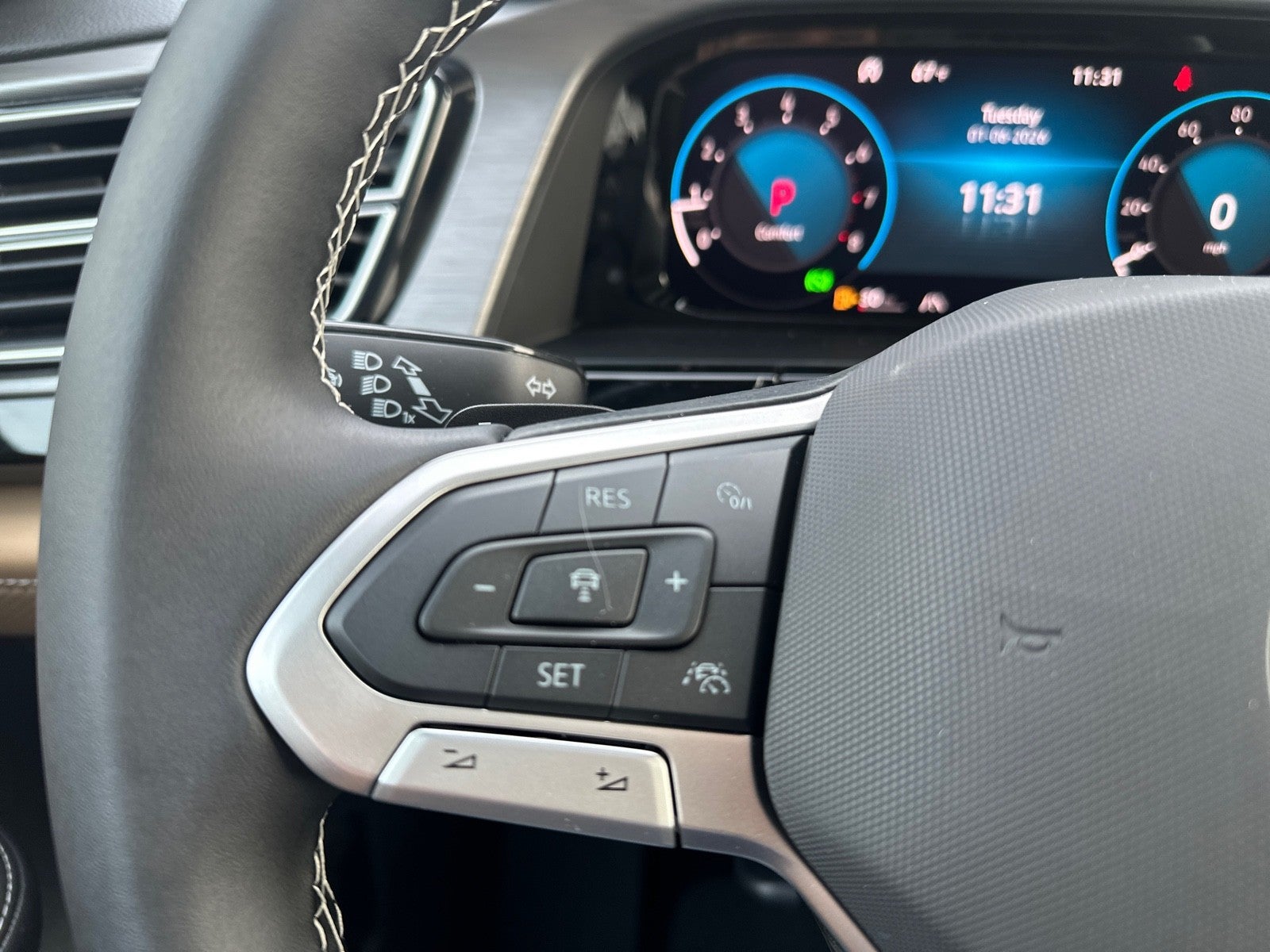 2026 Volkswagen Atlas Cross Sport 2.0T SE w/Technology FWD