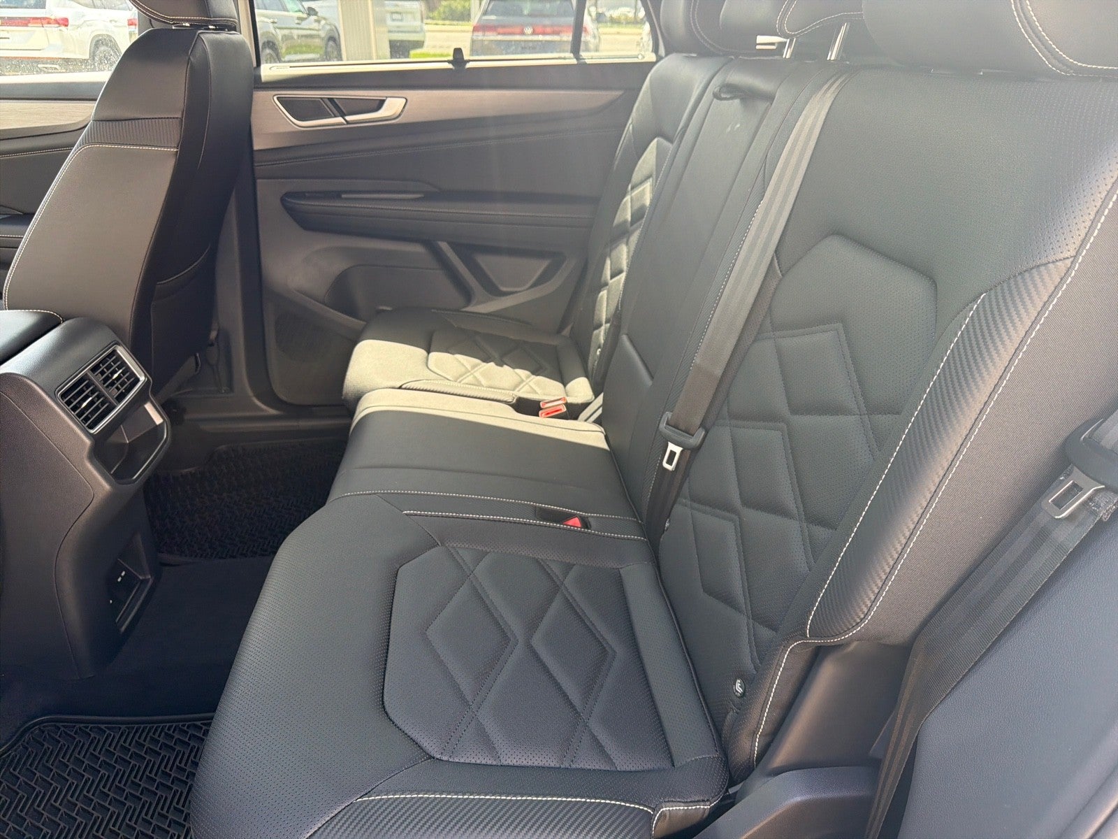 2026 Volkswagen Atlas Cross Sport 2.0T SE w/Technology FWD