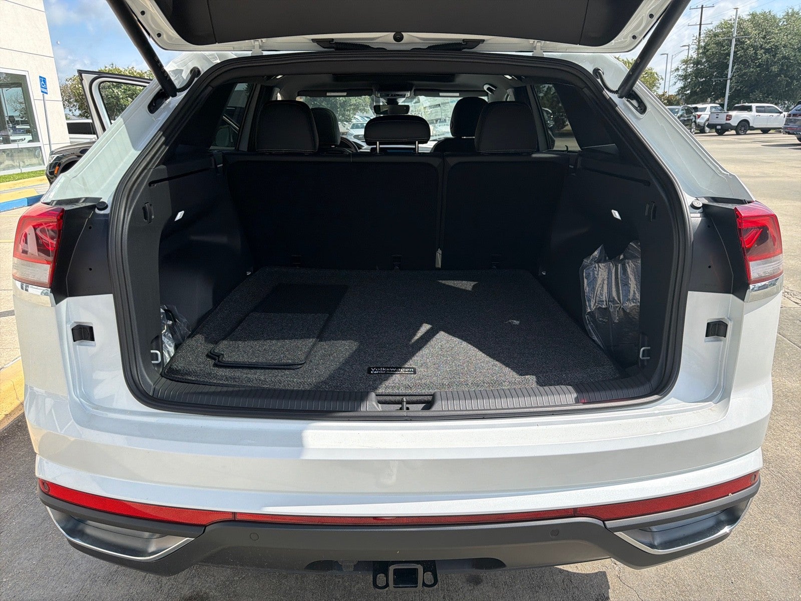 2026 Volkswagen Atlas Cross Sport 2.0T SE w/Technology FWD