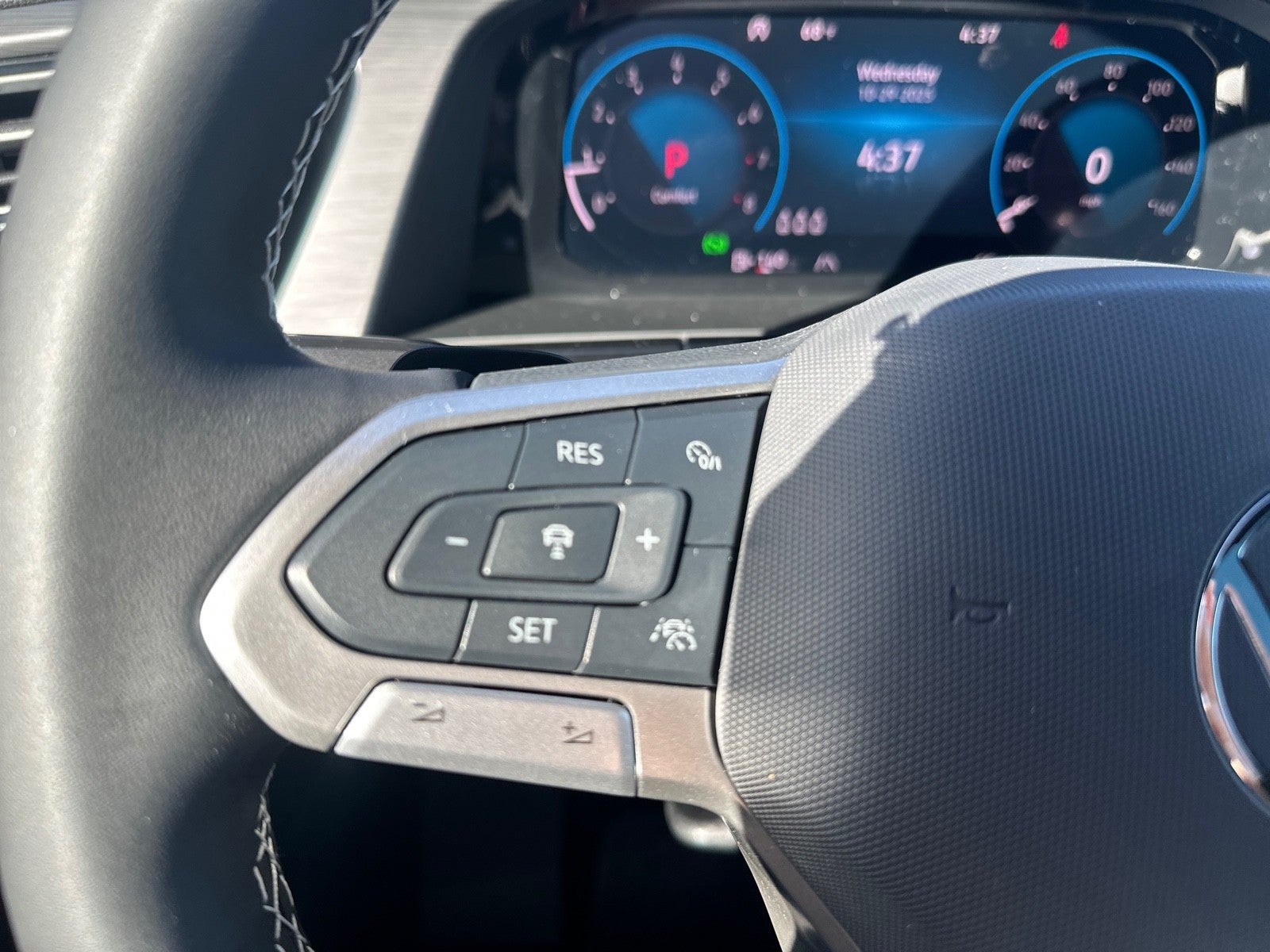 2026 Volkswagen Atlas Cross Sport 2.0T SE w/Technology FWD