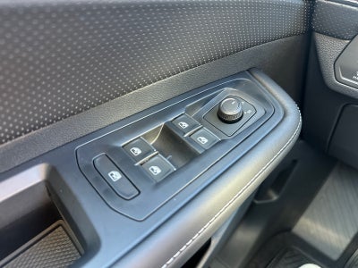 2026 Volkswagen Atlas Cross Sport 2.0T SE w/Technology FWD