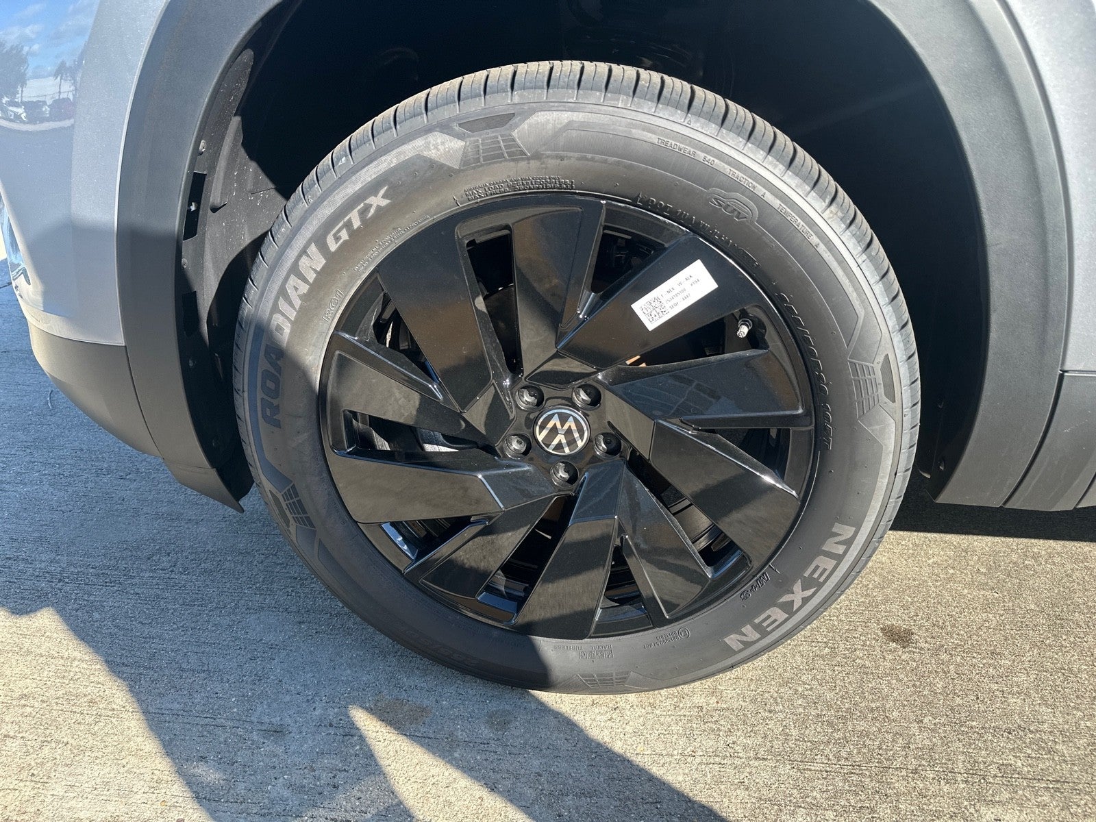 2026 Volkswagen Atlas Cross Sport 2.0T SE w/Technology FWD