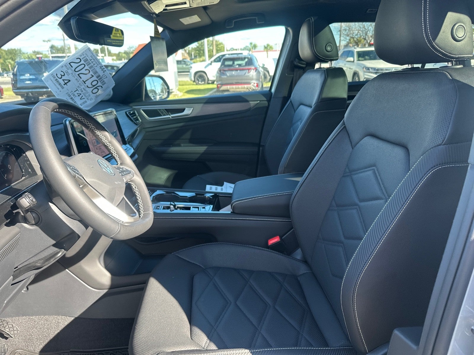 2026 Volkswagen Atlas Cross Sport 2.0T SE w/Technology FWD