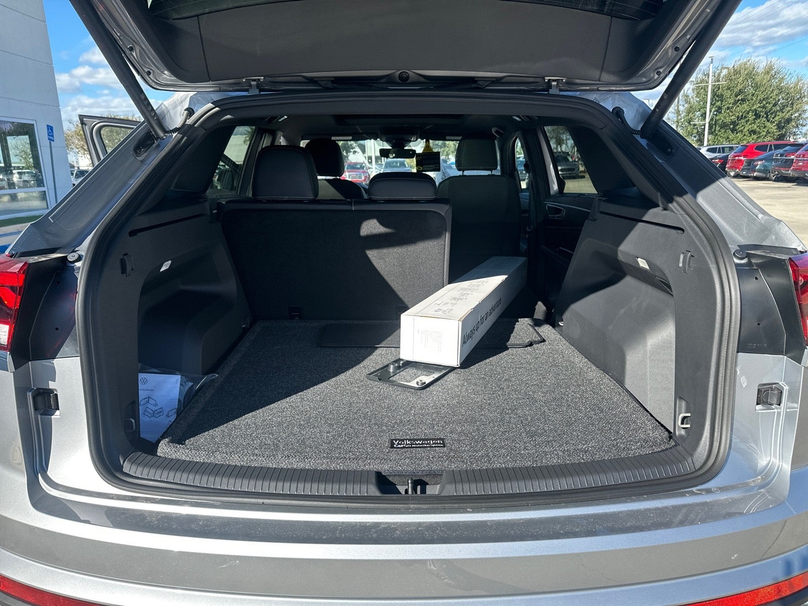 2026 Volkswagen Atlas Cross Sport 2.0T SE w/Technology FWD