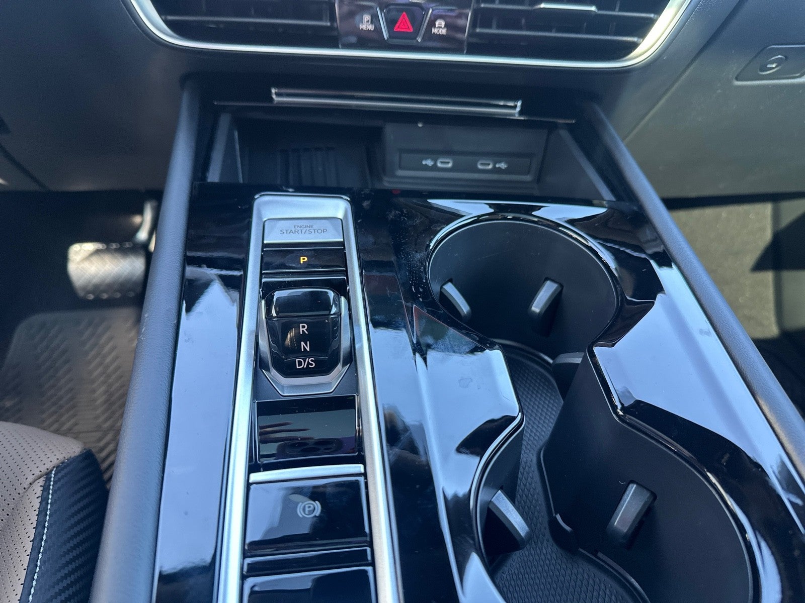 2026 Volkswagen Atlas Cross Sport 2.0T SE w/Technology FWD