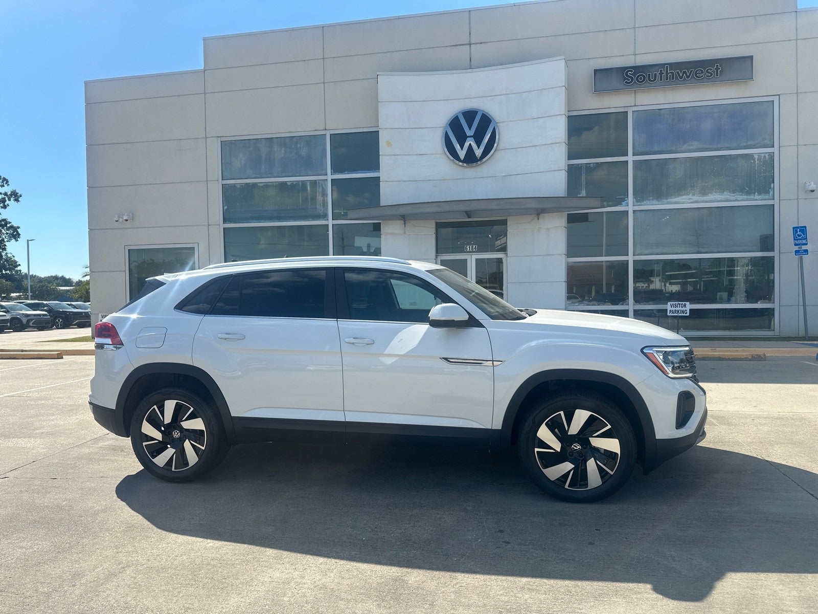 2026 Volkswagen Atlas Cross Sport 2.0T SE w/Technology FWD