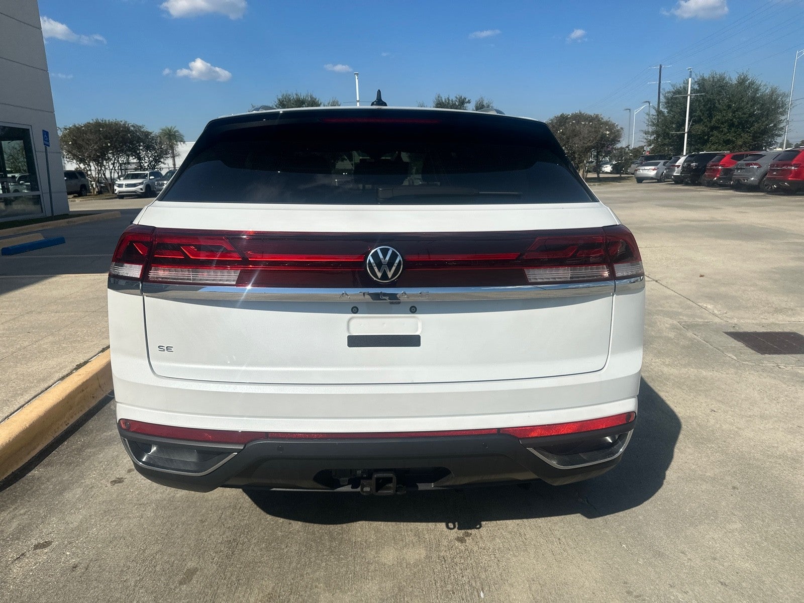 2026 Volkswagen Atlas Cross Sport 2.0T SE w/Technology FWD