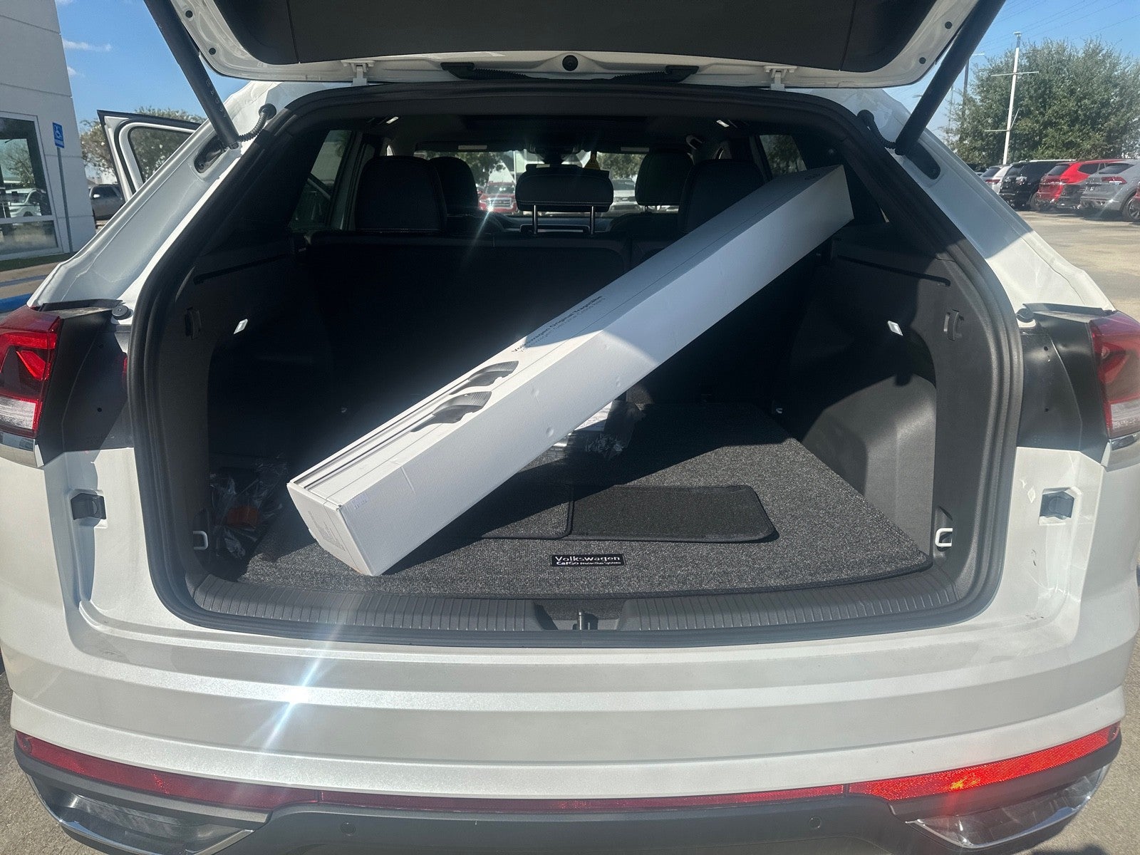 2026 Volkswagen Atlas Cross Sport 2.0T SE w/Technology FWD