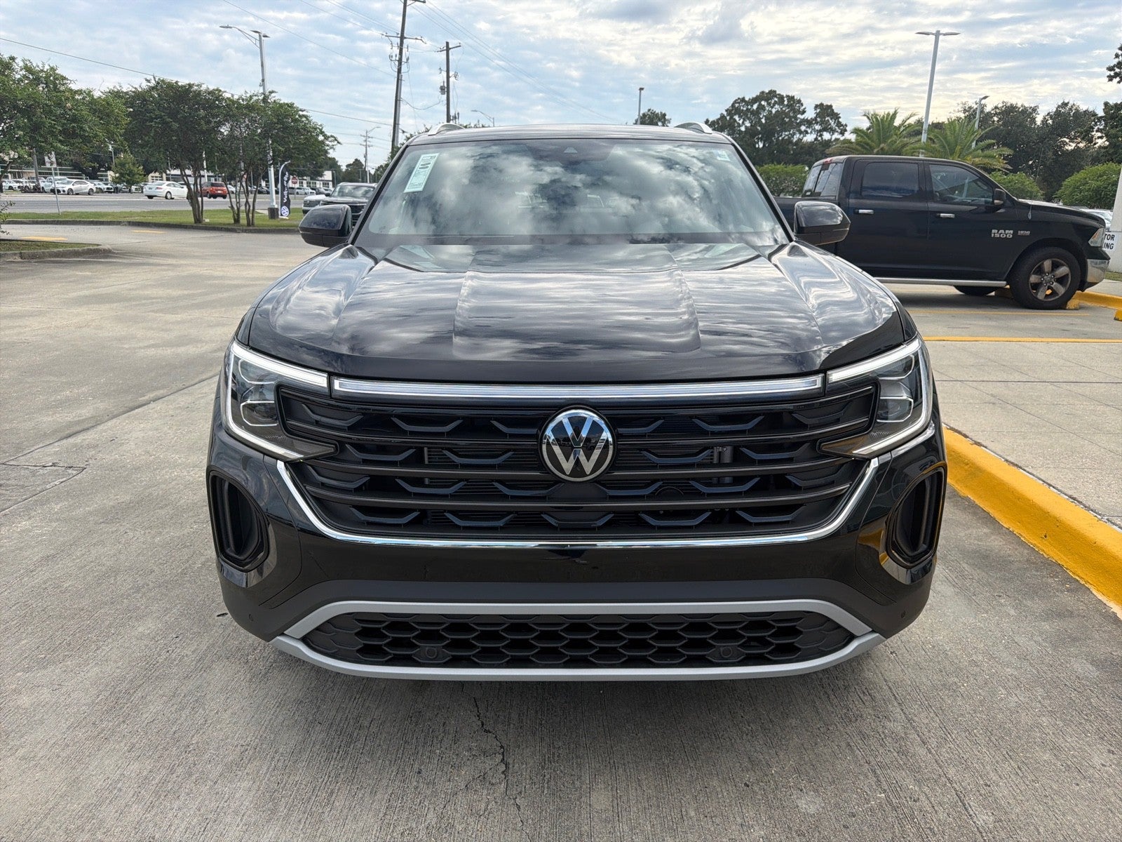 2026 Volkswagen Atlas Cross Sport 2.0T SE w/Technology FWD