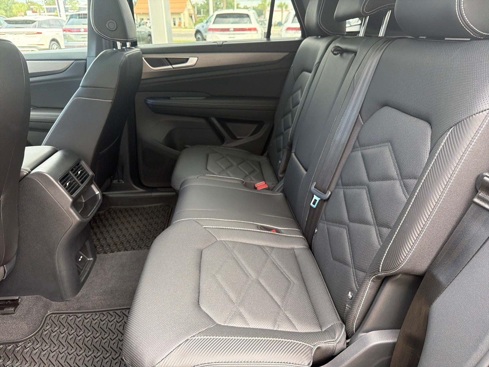 2026 Volkswagen Atlas Cross Sport 2.0T SE w/Technology FWD