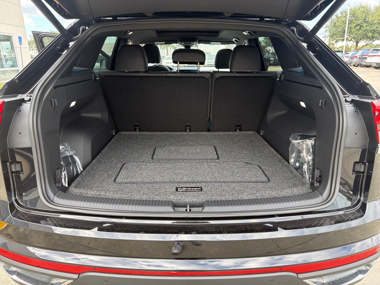2026 Volkswagen Atlas Cross Sport 2.0T SE w/Technology FWD