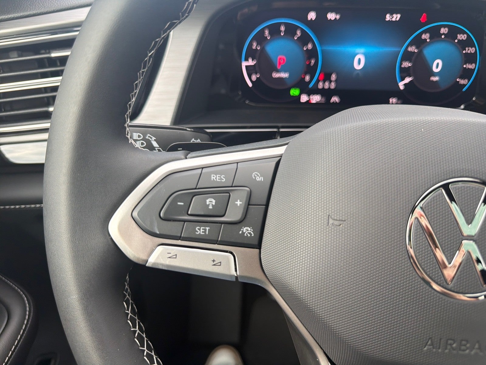 2026 Volkswagen Atlas Cross Sport 2.0T SE w/Technology FWD