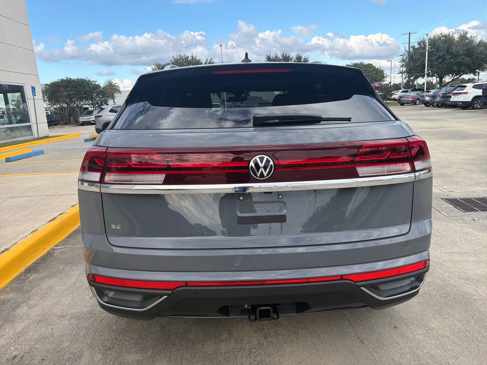 2026 Volkswagen Atlas Cross Sport 2.0T SE w/Technology FWD