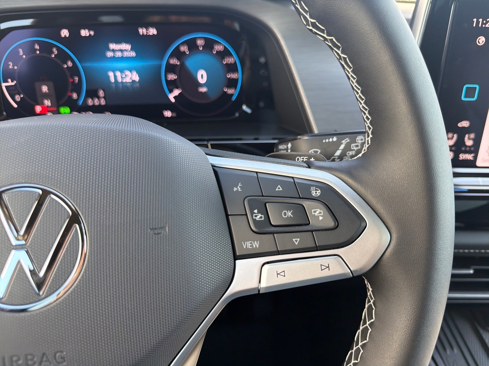 2026 Volkswagen Atlas Cross Sport 2.0T SE w/Technology FWD