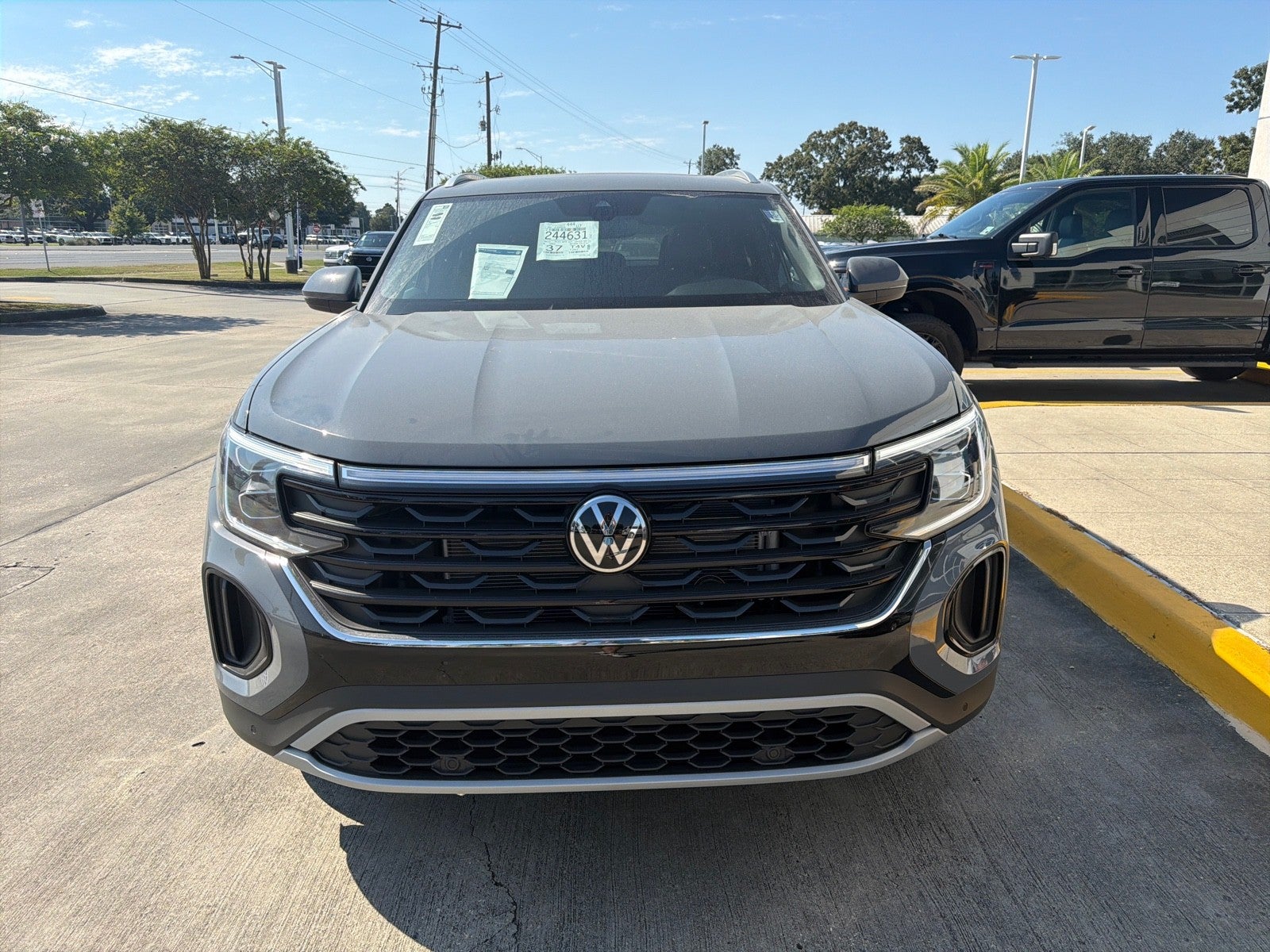 2026 Volkswagen Atlas Cross Sport 2.0T SE w/Technology FWD