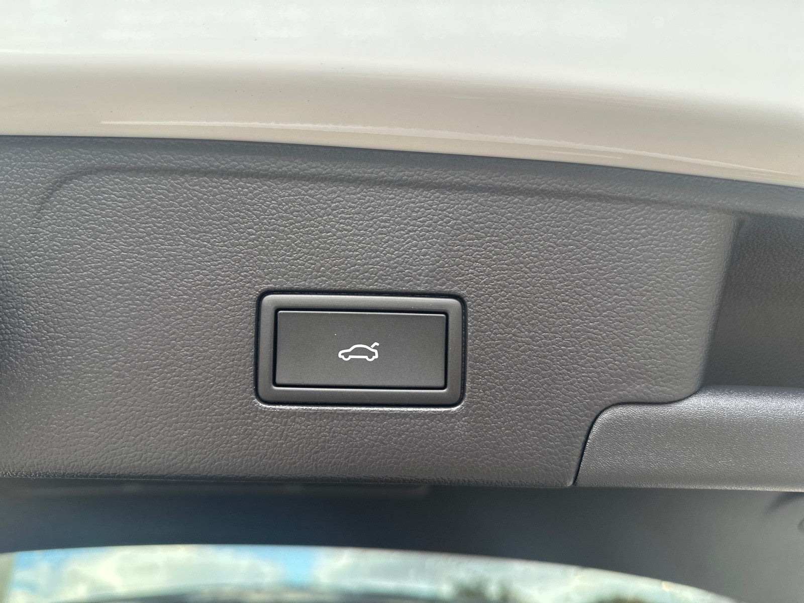 2026 Volkswagen Atlas Cross Sport 2.0T SE w/Technology FWD