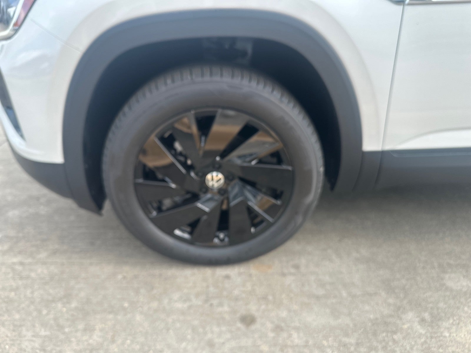 2026 Volkswagen Atlas Cross Sport 2.0T SE w/Technology FWD