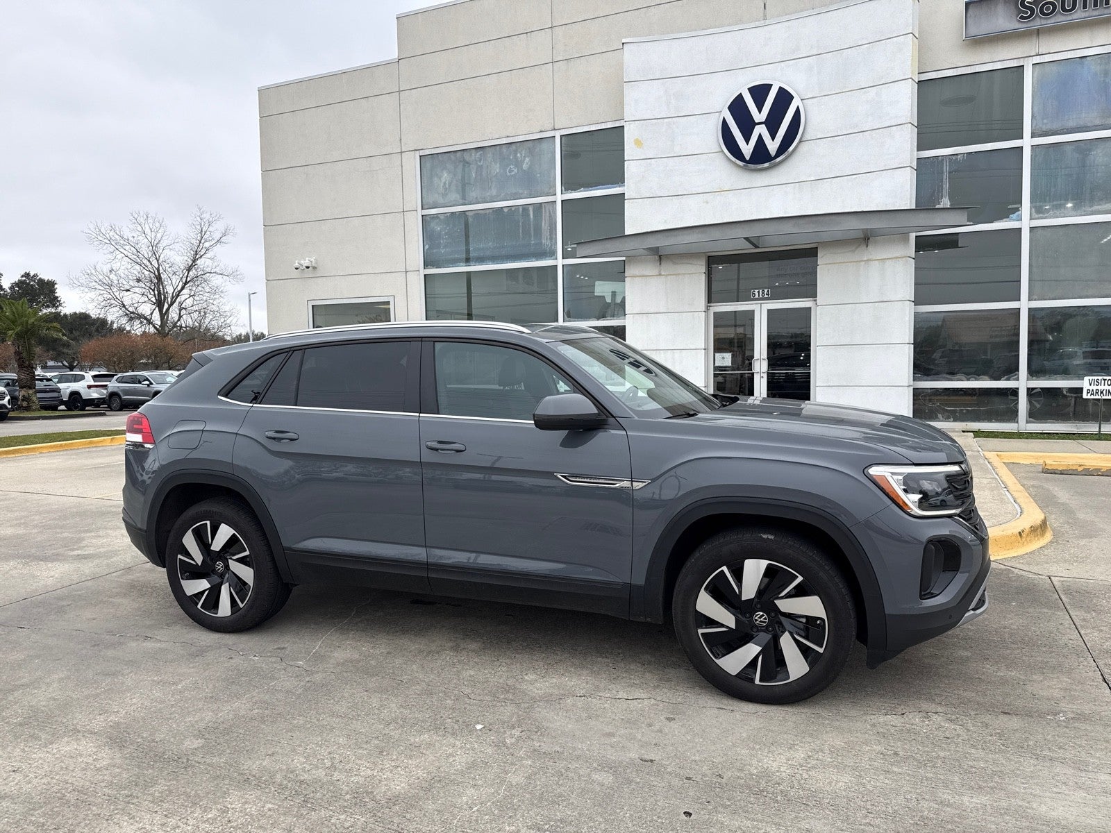 2024 Volkswagen Atlas Cross Sport 2.0T SE w/Technology FWD