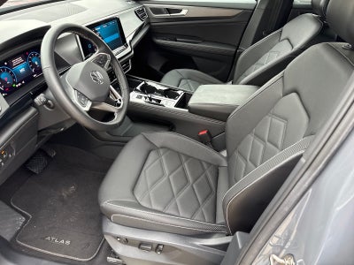 2024 Volkswagen Atlas Cross Sport 2.0T SE w/Technology FWD