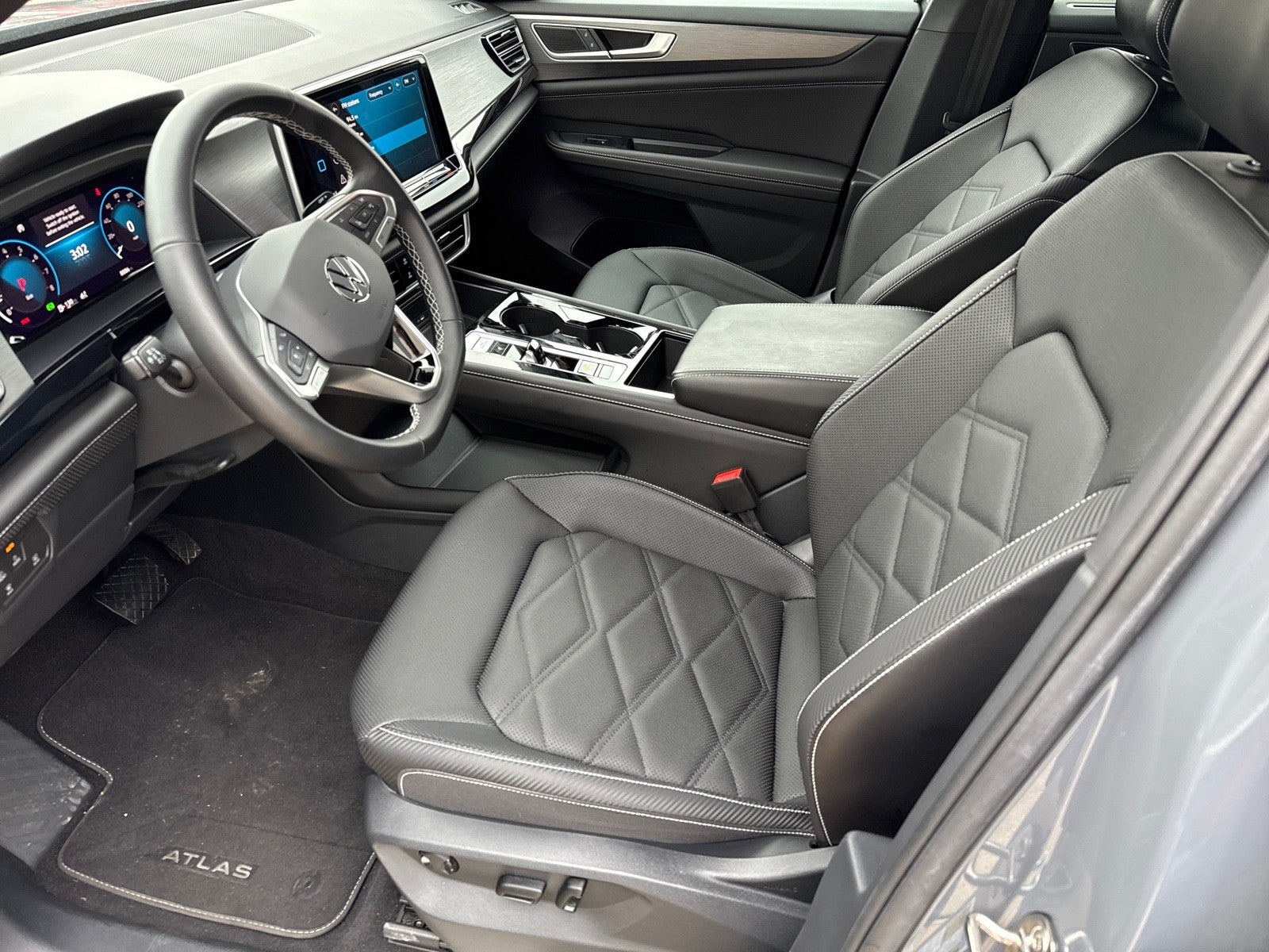 2024 Volkswagen Atlas Cross Sport 2.0T SE w/Technology FWD