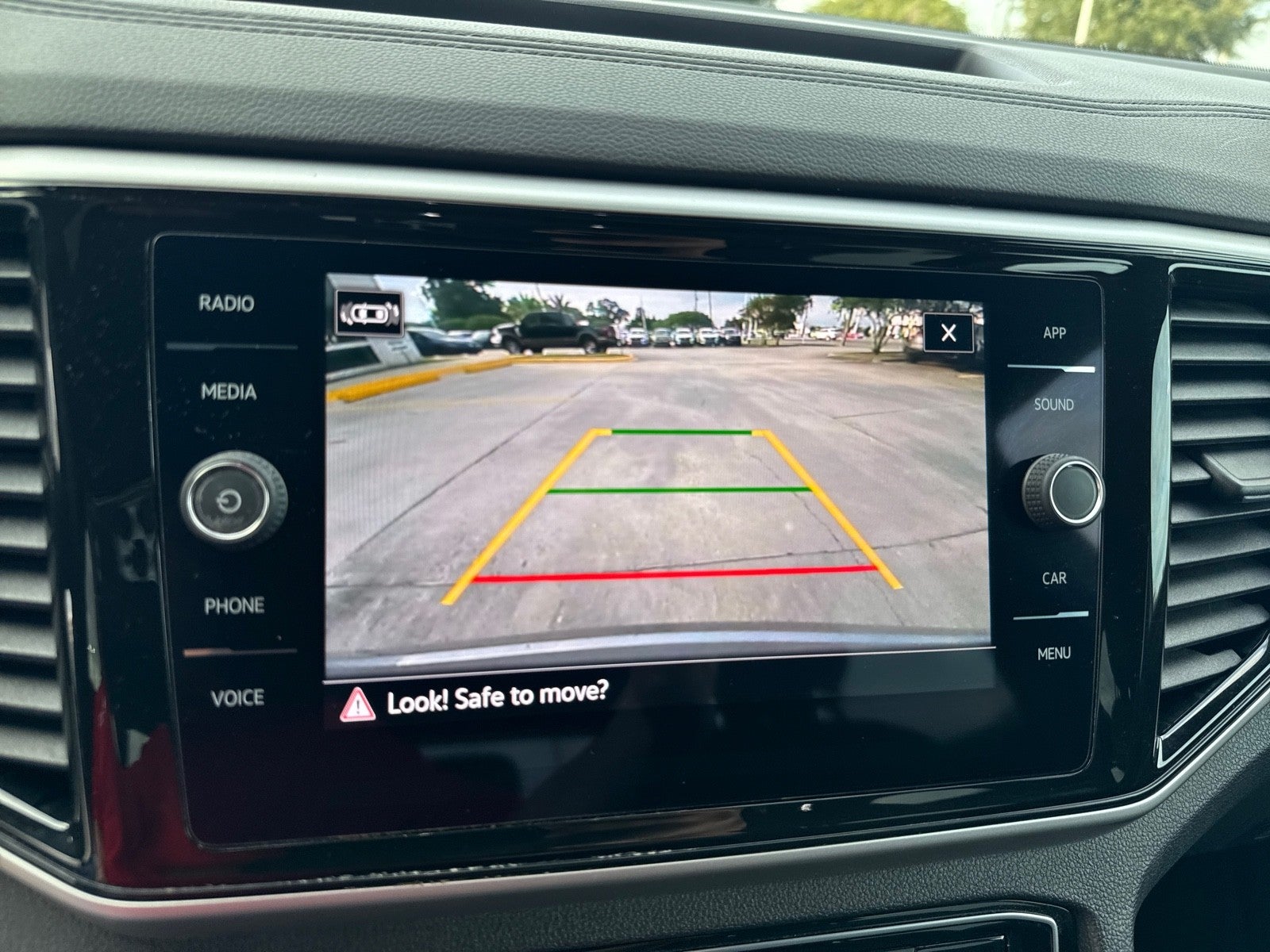 2023 Volkswagen Atlas Cross Sport 3.6L V6 SE w/Technology FWD